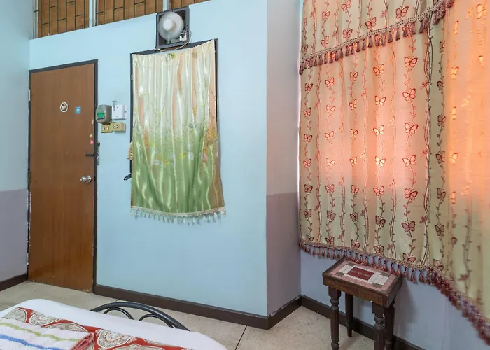 7 Holder Guest house